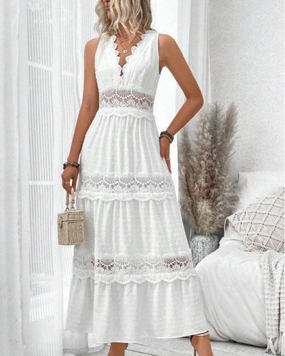 Robe en dentelle sans manches