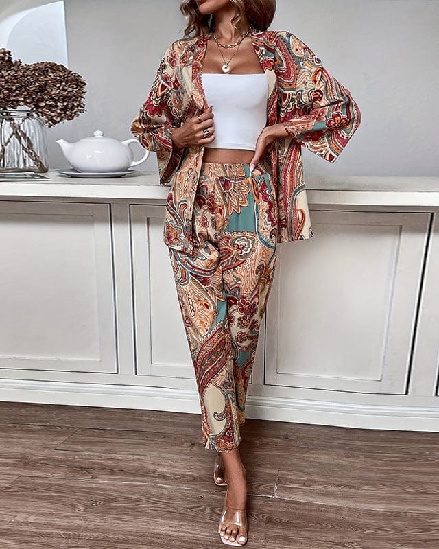 Ensemble élégant avec un imprimé moderne