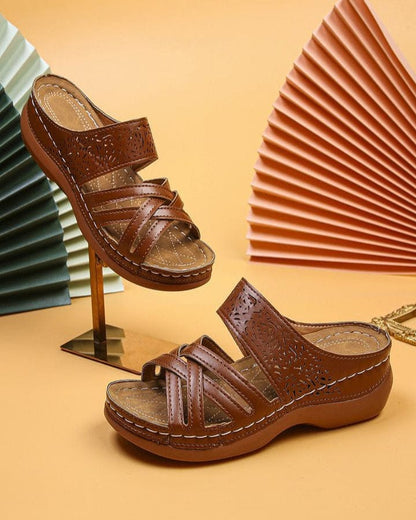 Sandale à plateforme compensée ajourée