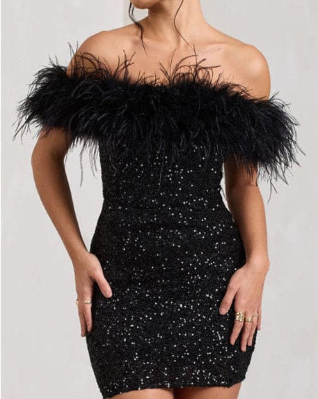 Robe tube à paillettes et plumes